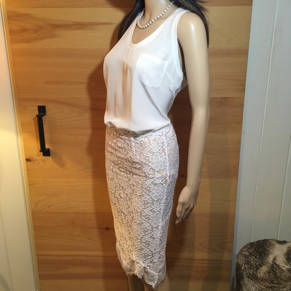 NWOT WHITE LACE NUDE LINED SKIRT - Picture 2 of 8